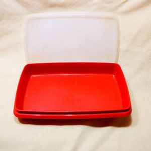 ~~~ TUPPERWARE ~~~ Ideal, Compact Size